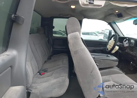 2004 Chevrolet Silverado 1500 Z71 из США, поврежденный, VIN 2GCEK19T541277238